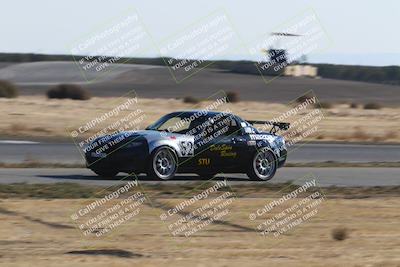 media/Nov-17-2024-CalClub SCCA (Sun) [[5252d9c58e]]/Around the Pits/